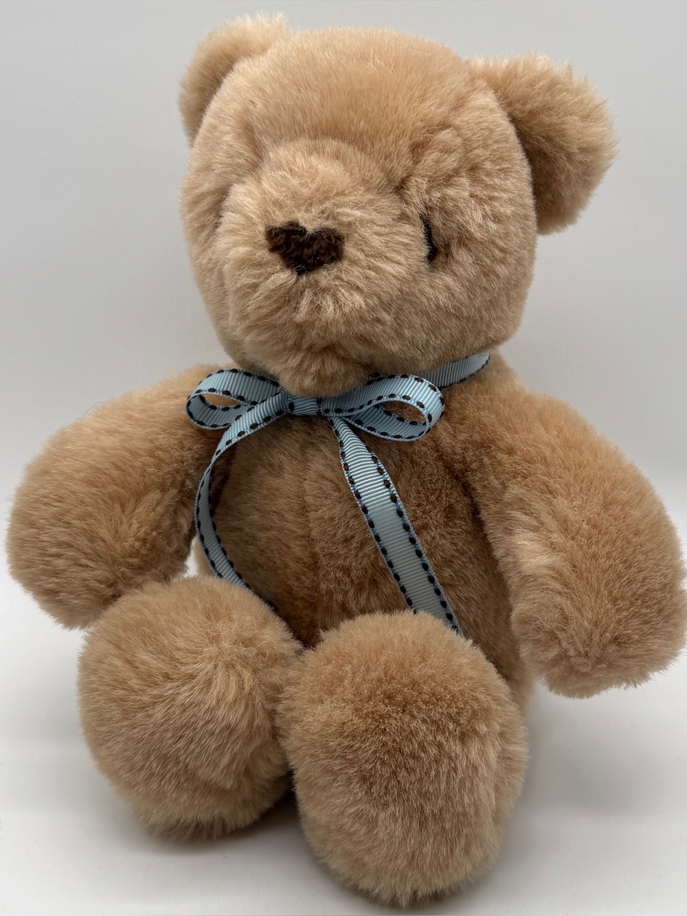 Vintage KinderGund Brown Bear 1987 Stuffed Animal Plush Windup Musical Video